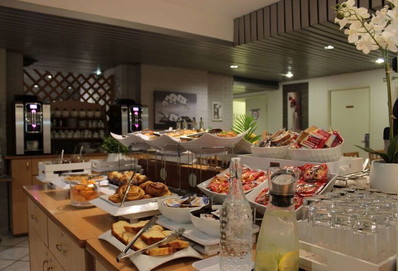 Kyriad Hotel Montpellier Centre Antigone