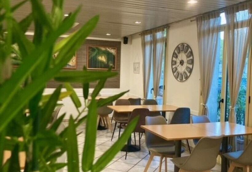 Kyriad Hotel Montpellier Centre Antigone