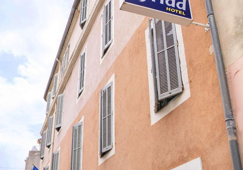 هتل Kyriad Nimes Centre