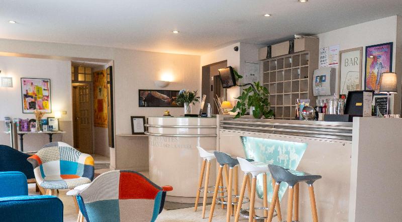 هتل Kyriad Nimes Centre