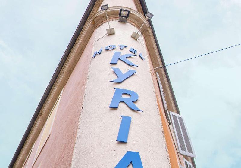 هتل Kyriad Nimes Centre