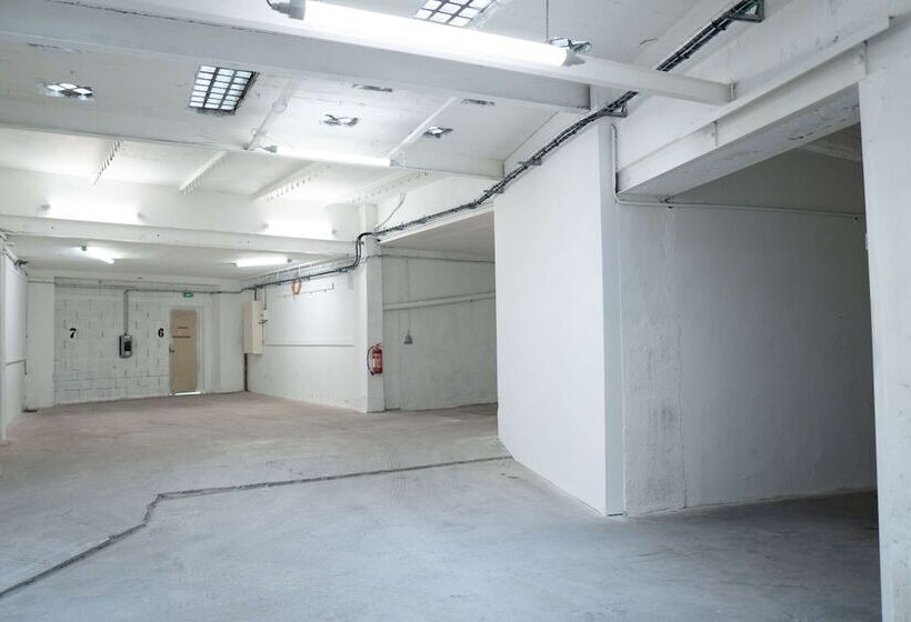 هتل Kyriad Nimes Centre