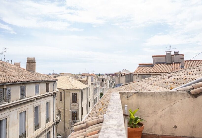 هتل Kyriad Nimes Centre