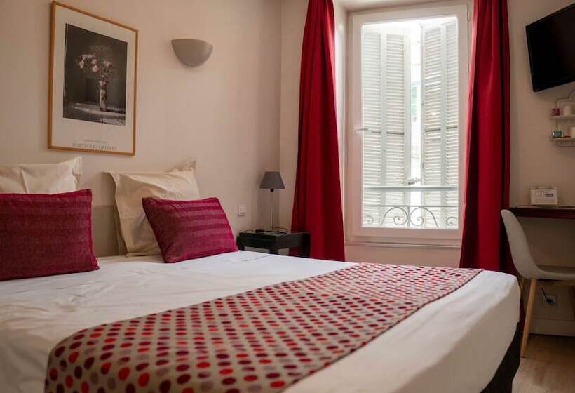 هتل Kyriad Nimes Centre