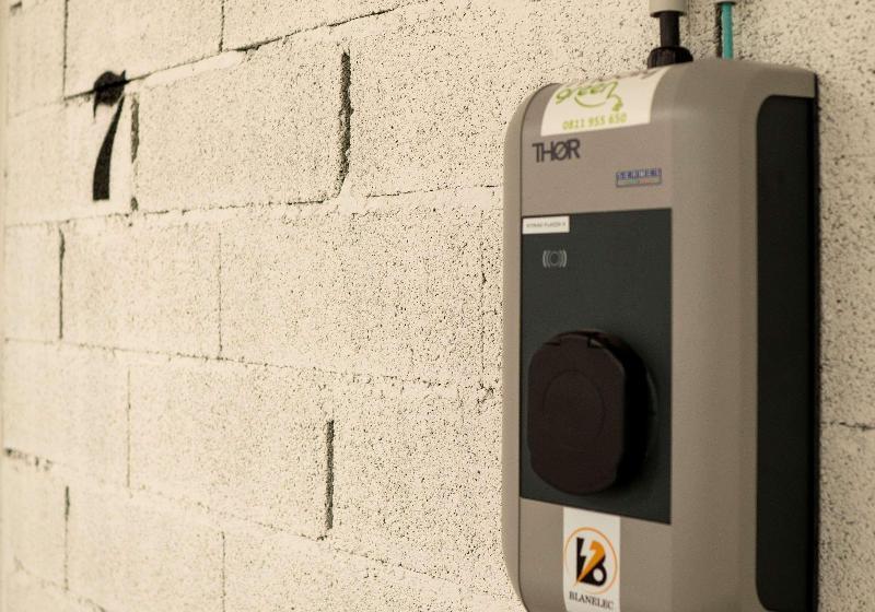 هتل Kyriad Nimes Centre