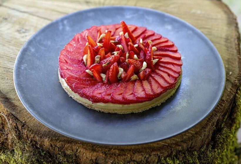 Отель La Chapelle Saint Martin