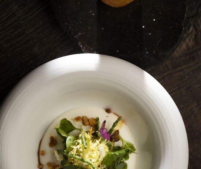 هتل La Ferme Saint Simeon Spa  Relais & Chateaux