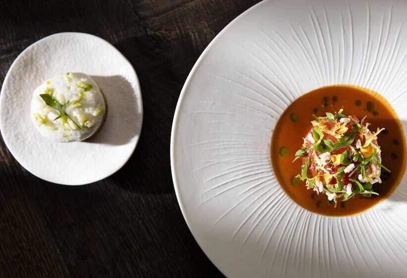 هتل La Ferme Saint Simeon Spa  Relais & Chateaux