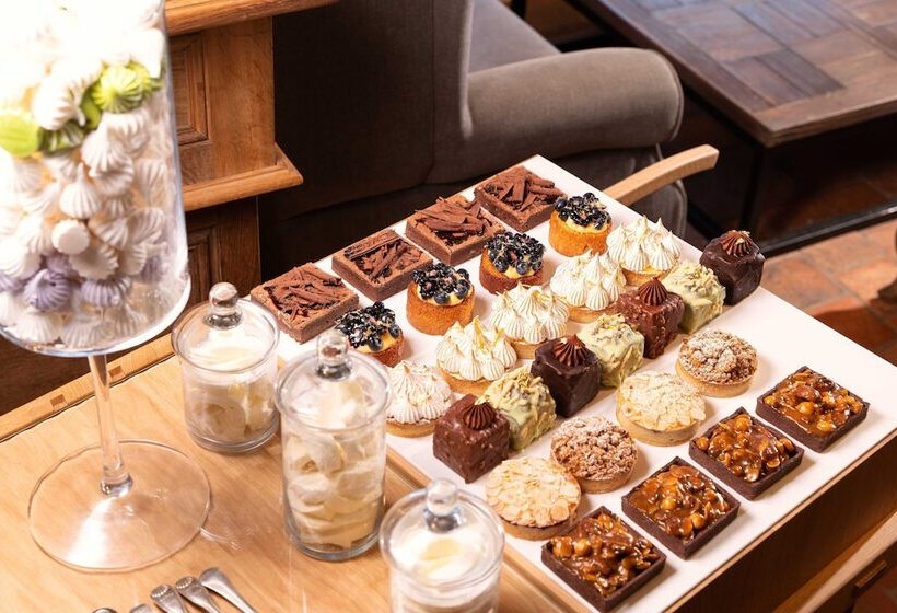 هتل La Ferme Saint Simeon Spa  Relais & Chateaux