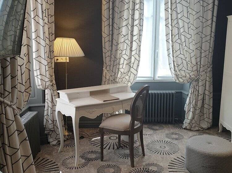 فندق Le Lion D'or Et Restaurant La Table Du Lion