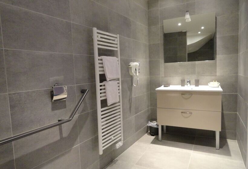 فندق Le Lion D'or Et Restaurant La Table Du Lion