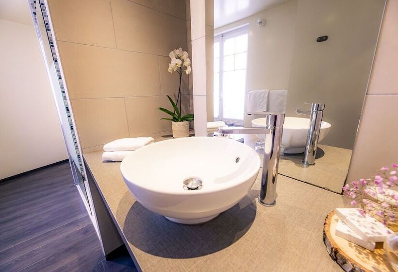 فندق Le Lion D'or Et Restaurant La Table Du Lion