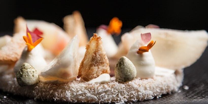 فندق Le Lion D'or Et Restaurant La Table Du Lion