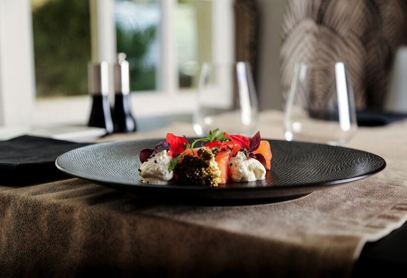 فندق Le Lion D'or Et Restaurant La Table Du Lion