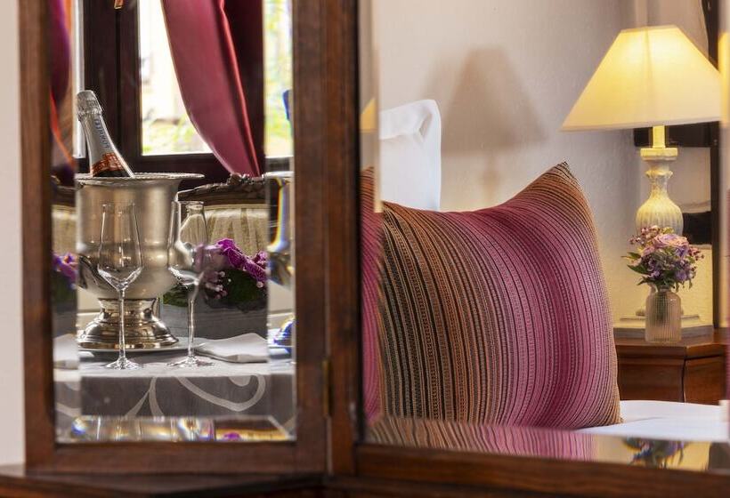 هتل Restaurant Le Maréchal   Teritoria