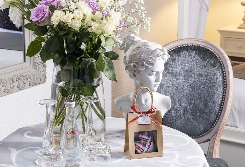 ホテル Restaurant Le Maréchal   Teritoria