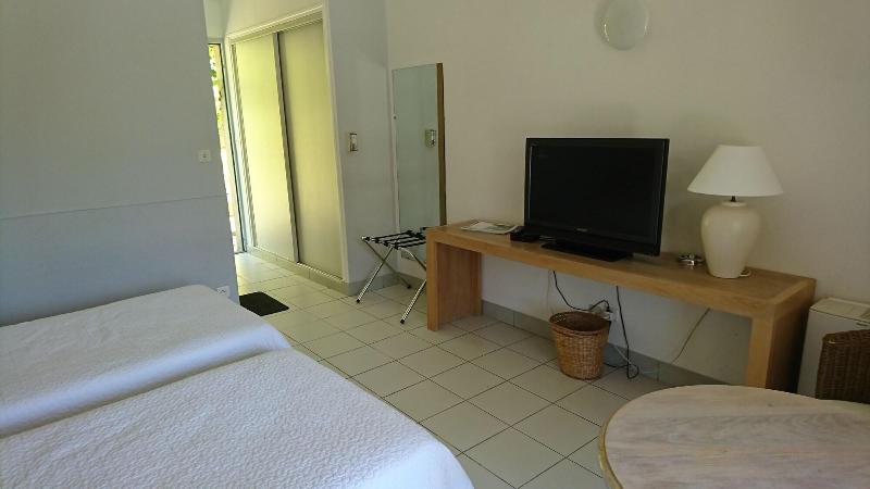 Отель Le Pré Des Baux