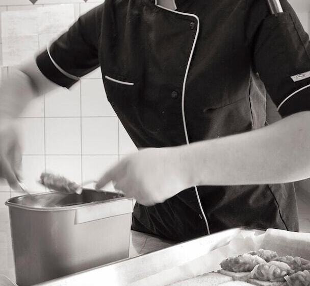 Отель Logis Le Relais De Farrou   Hôtel   Restaurant   Spa