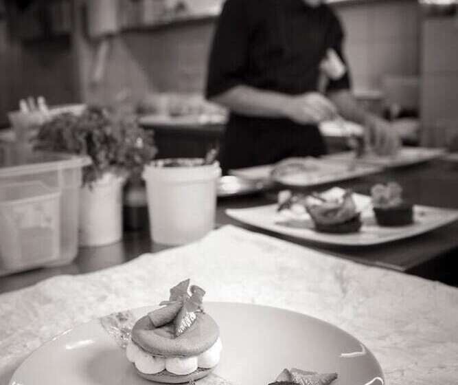 Отель Logis Le Relais De Farrou   Hôtel   Restaurant   Spa