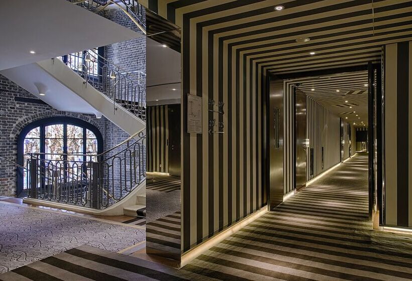 בית מלון כפרי Le Royal Monceau  Raffles Paris