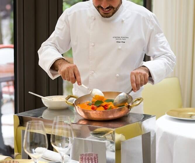 בית מלון כפרי Le Royal Monceau  Raffles Paris