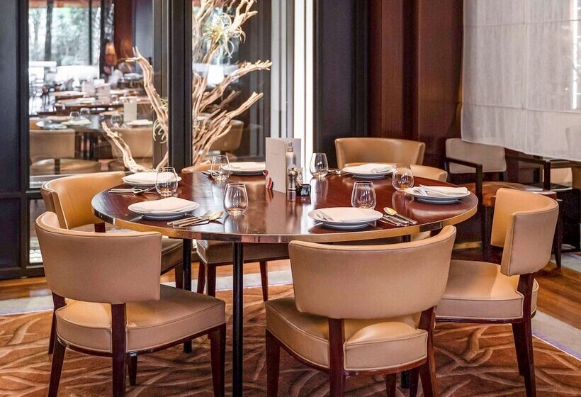 בית מלון כפרי Le Royal Monceau  Raffles Paris