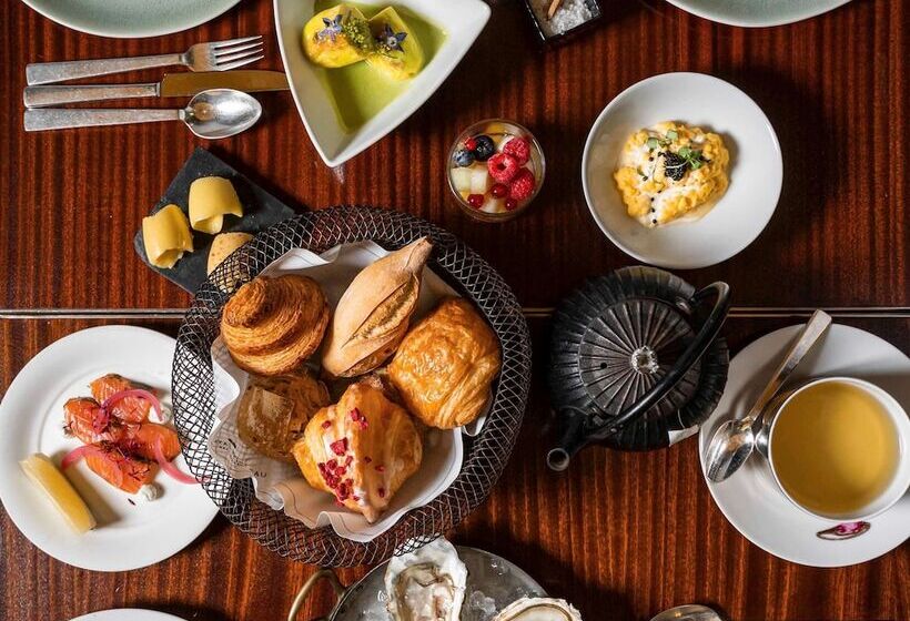 בית מלון כפרי Le Royal Monceau  Raffles Paris