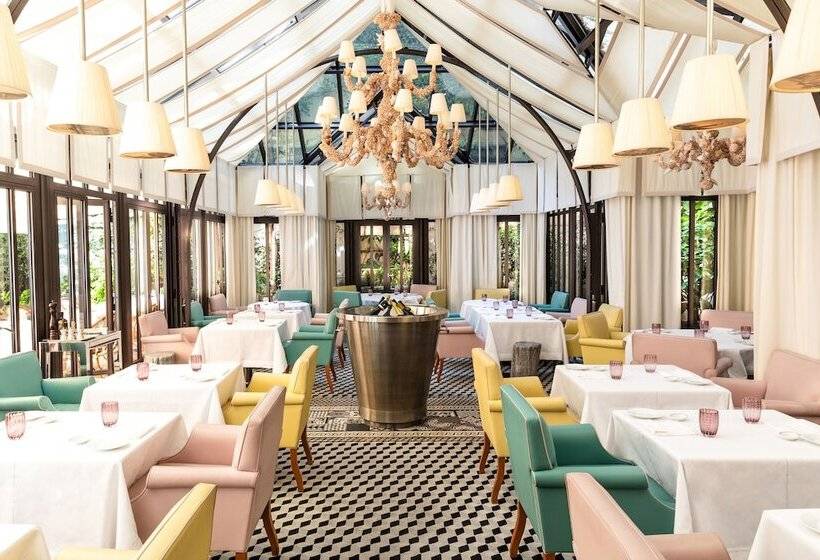 בית מלון כפרי Le Royal Monceau  Raffles Paris