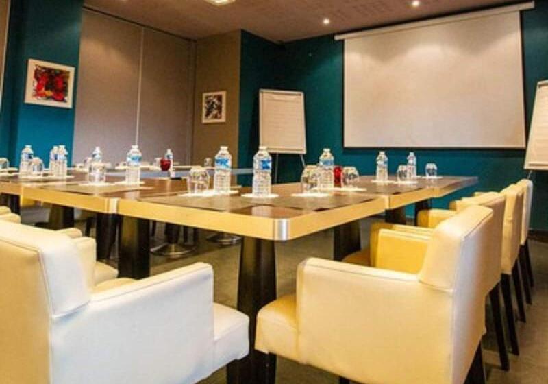 Le Safari Hotel Restaurant