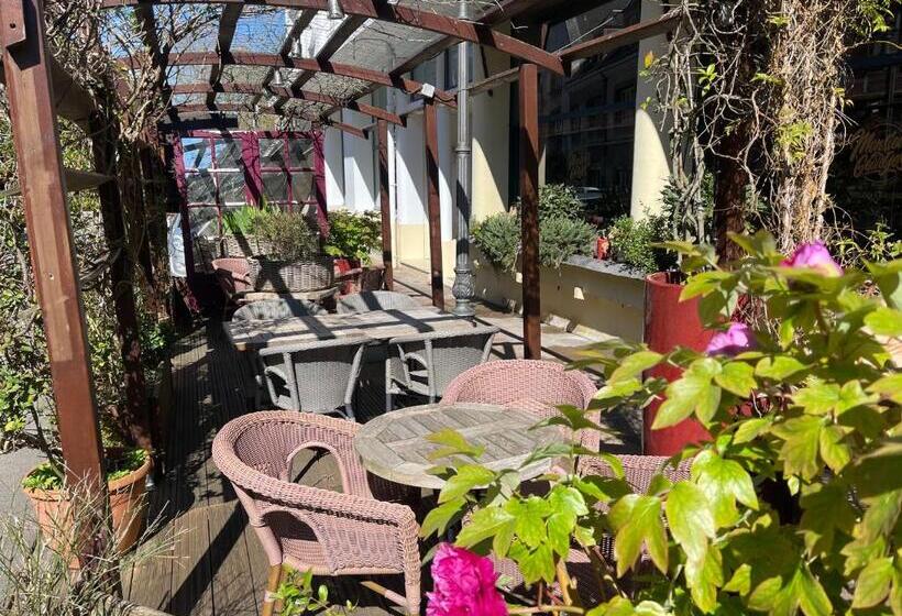 فندق Logis Hôtels Le Saint Georges