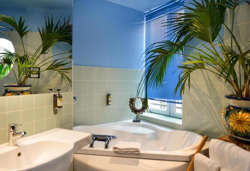 בית מלון כפרי Logis Hôtels Le Saint Georges