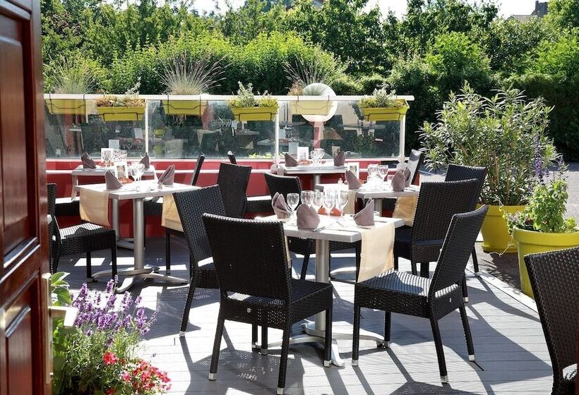 ホテル Logis Le Luth