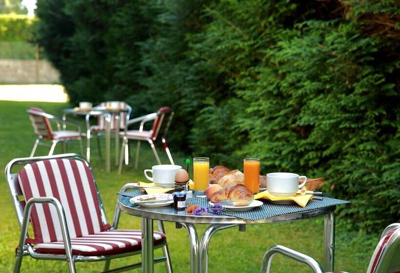 ホテル Logis Le Luth