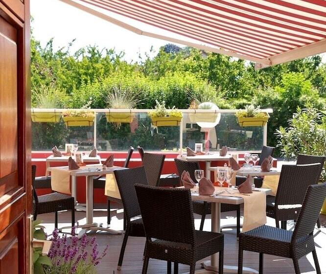 ホテル Logis Le Luth