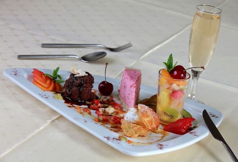 ホテル Logis Le Luth