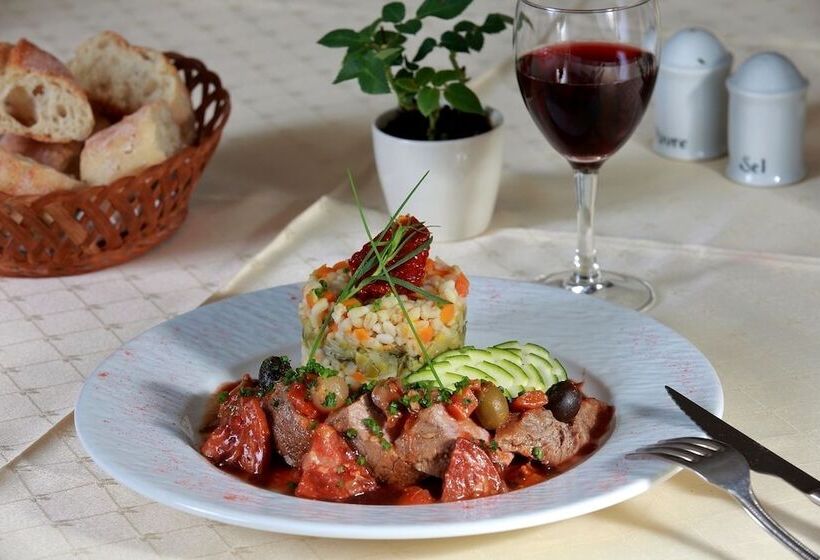 ホテル Logis Le Luth