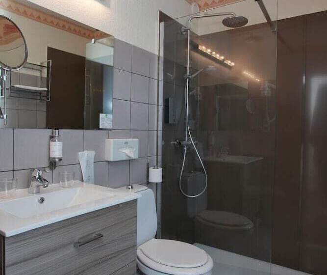 ホテル Logis Le Luth