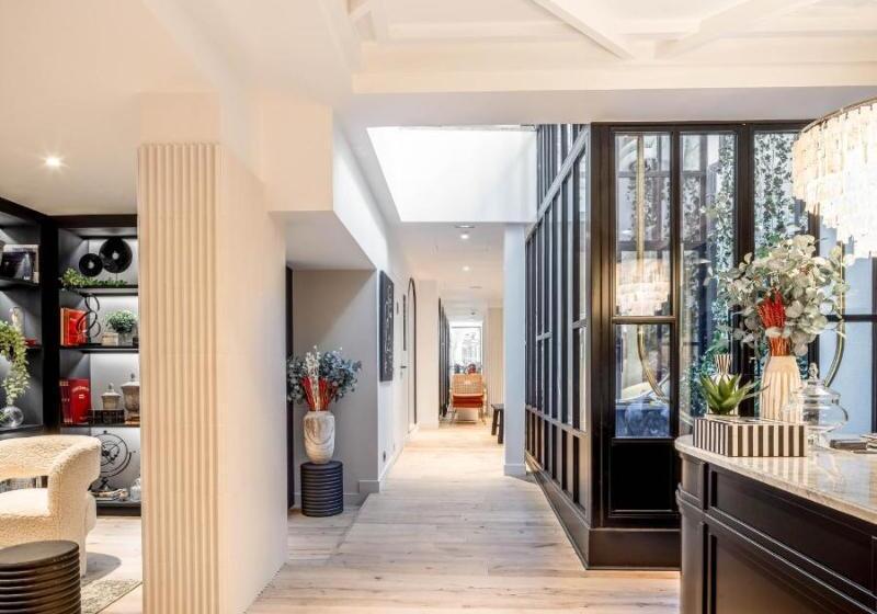 هتل Maisons Du Monde Hôtel & Suites   La Rochelle Vieux Port