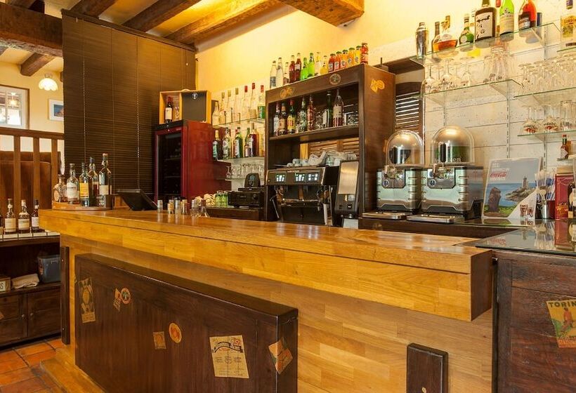 Отель Manoir De La Roche Torin, The Originals Relais