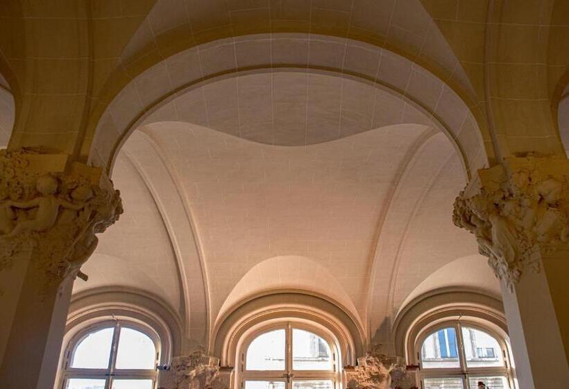 هتل Mercure Lyon Centre Château Perrache