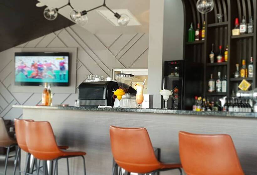 هتل Peninsula International