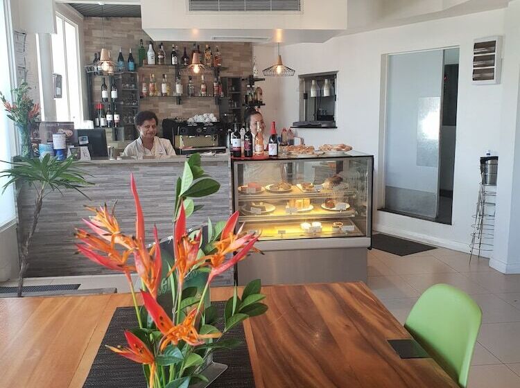 هتل Peninsula International