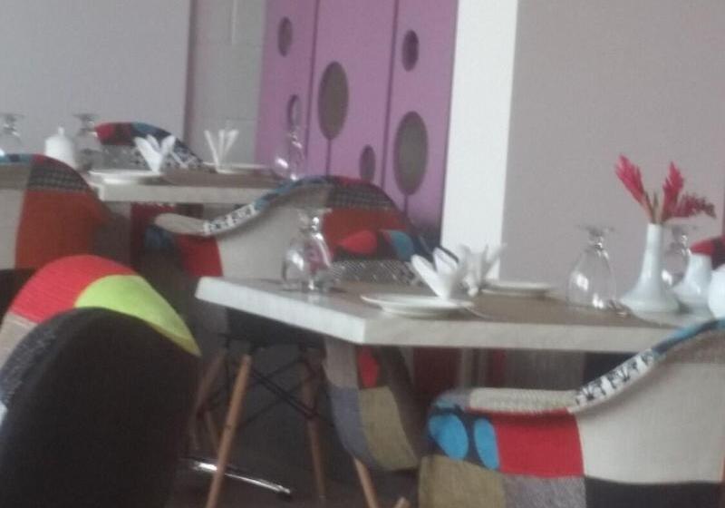 هتل Peninsula International