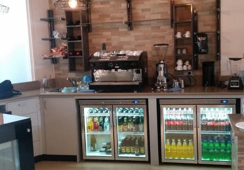 هتل Peninsula International