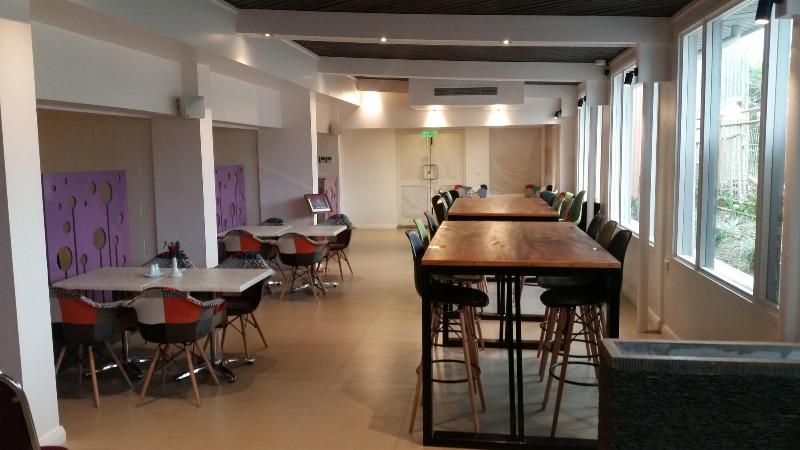 هتل Peninsula International