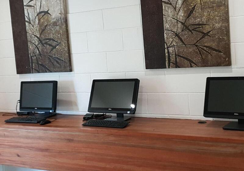 هتل Peninsula International