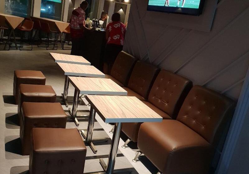 هتل Peninsula International