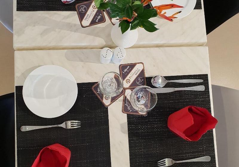 هتل Peninsula International