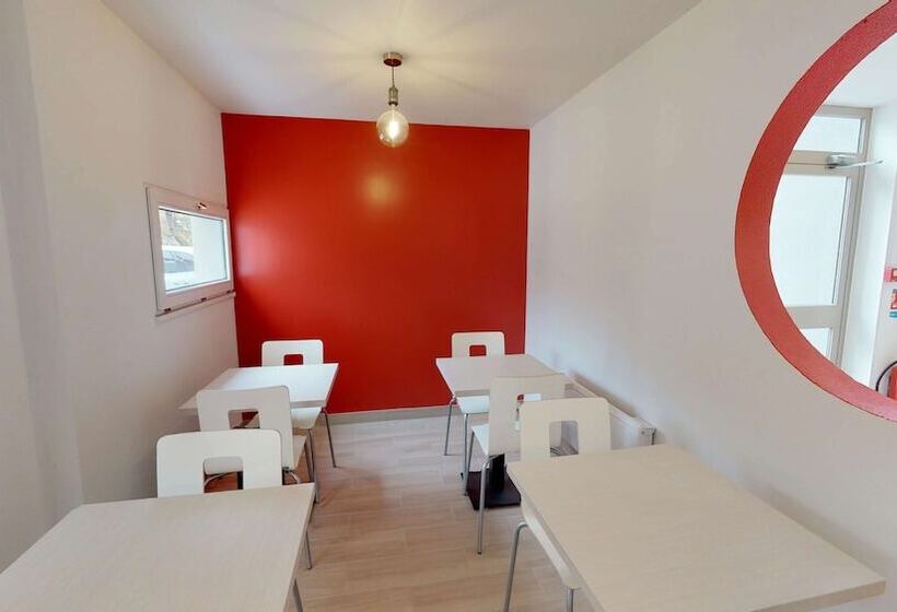 هتل Premiere Classe Reims Ouest  Tinqueux