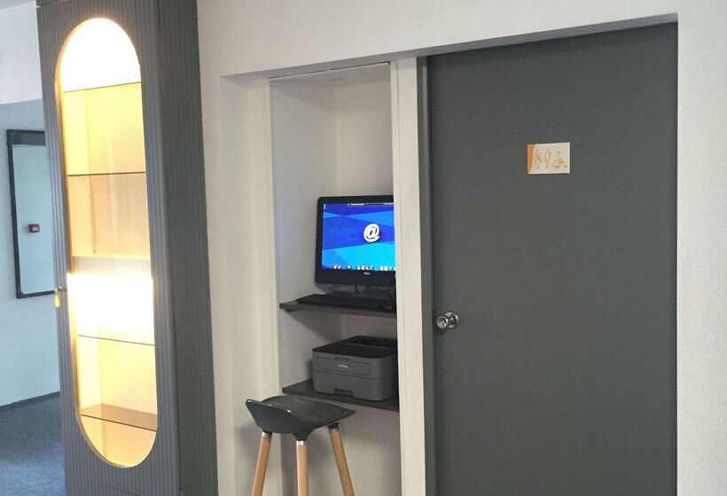 فندق Premiere Classe Rennes Sud Est